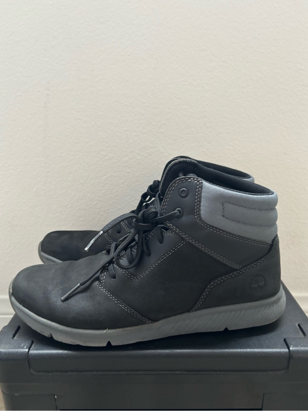 Timberland Women's Black and Gray Lace-Up Sneaker Boots